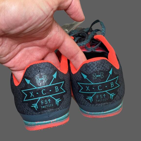 Under Armour Brigade XC Low Men's Size 11.5 Track Shoes 3022001-401 NWT - Picture 6 of 8